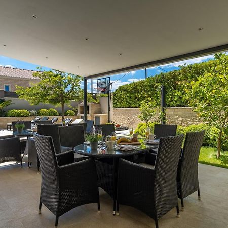Luxury Villa Lucas With Heated Pool, Whirlpool, Sauna, 14 Pax Podstrana Dış mekan fotoğraf
