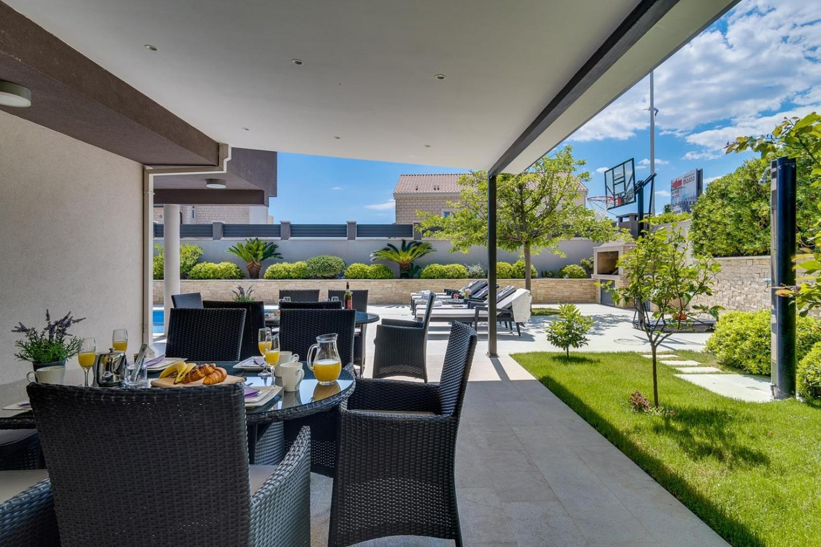 Luxury Villa Lucas With Heated Pool, Whirlpool, Sauna, 14 Pax Podstrana Dış mekan fotoğraf