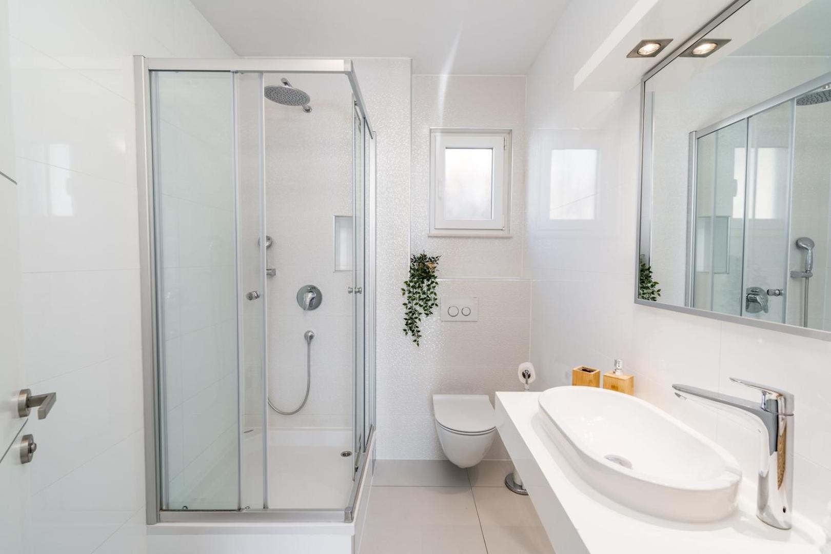 Luxury Villa Lucas With Heated Pool, Whirlpool, Sauna, 14 Pax Podstrana Dış mekan fotoğraf
