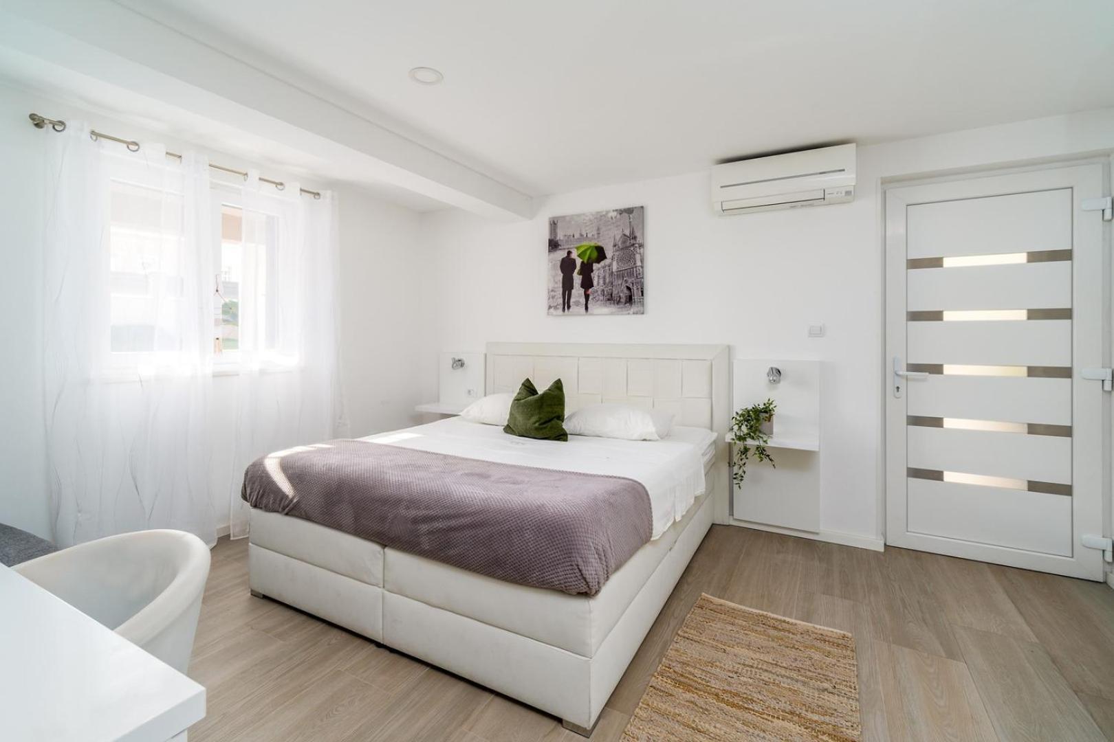 Luxury Villa Lucas With Heated Pool, Whirlpool, Sauna, 14 Pax Podstrana Dış mekan fotoğraf