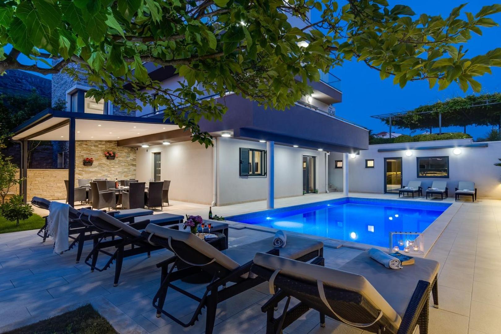 Luxury Villa Lucas With Heated Pool, Whirlpool, Sauna, 14 Pax Podstrana Dış mekan fotoğraf