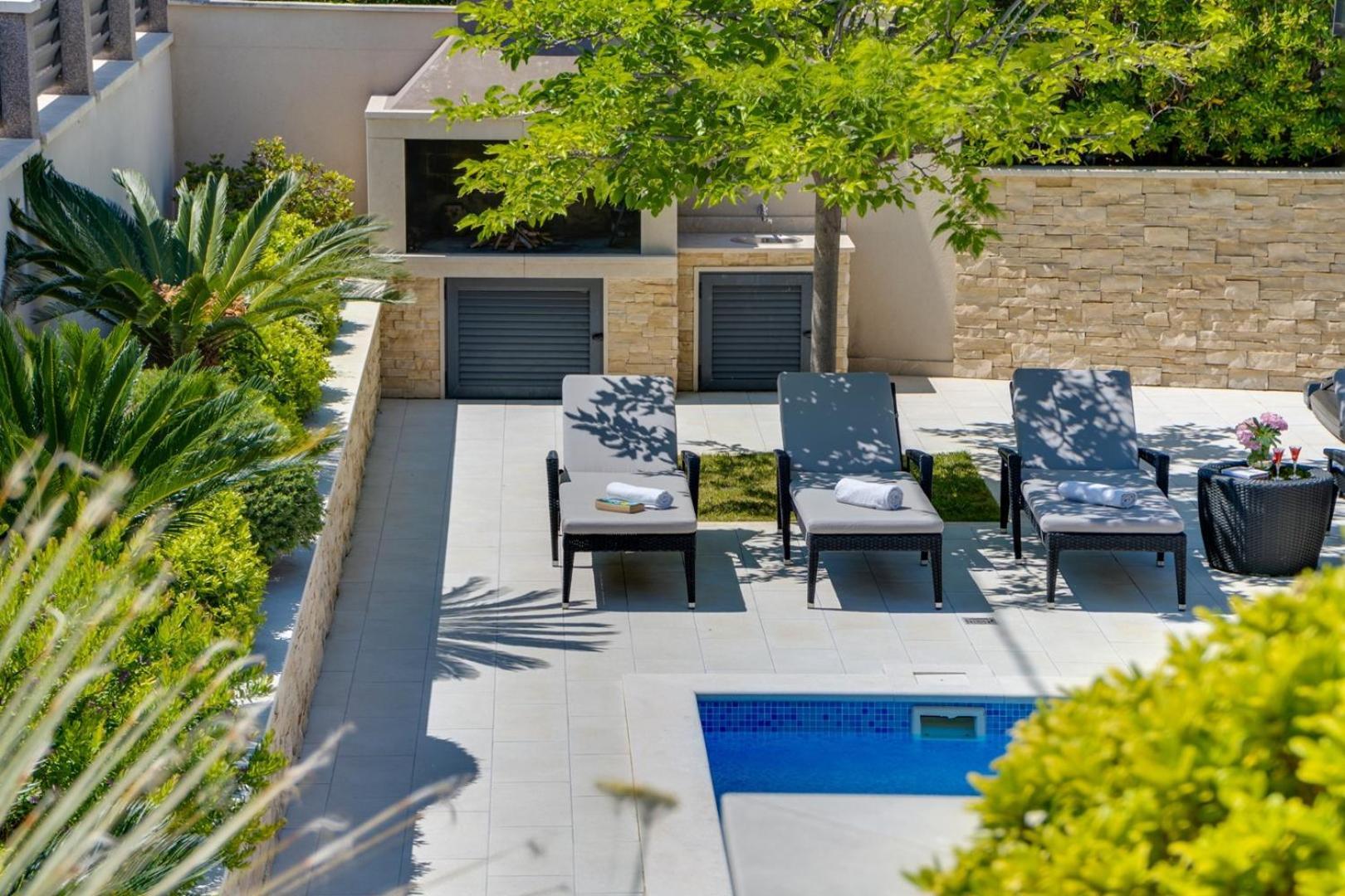 Luxury Villa Lucas With Heated Pool, Whirlpool, Sauna, 14 Pax Podstrana Dış mekan fotoğraf